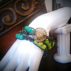 TRIPLE WRAP HITCH Black Leather Macrame Bracelet w/ Blue/Green Beads Size 7 1/2